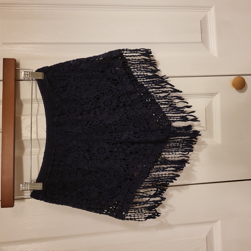 Crochet-knit shorts